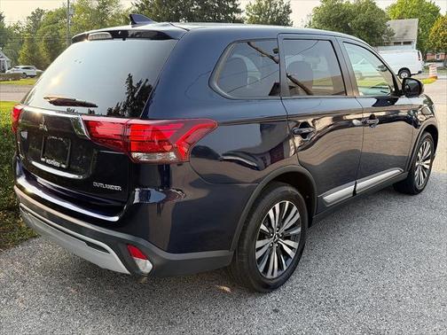 2019 Mitsubishi Outlander ES