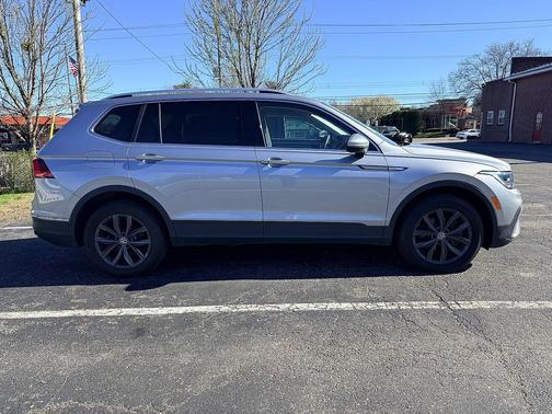 2022 Volkswagen Tiguan 2.0T SE 4MOTION