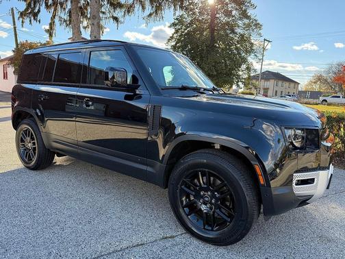 2025 Land Rover Defender 110 P300