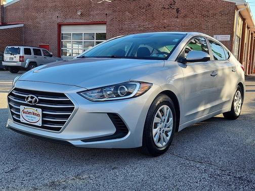 2018 Hyundai ELANTRA SE