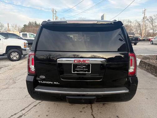 2017 GMC Yukon XL Denali