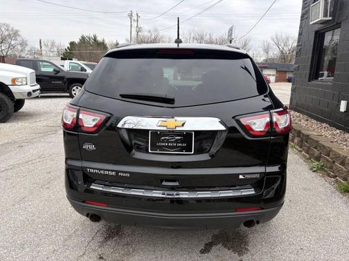 Mosaic Black Metallic 2017 Chevrolet Traverse Premier