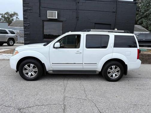 2011 Nissan Pathfinder Silver