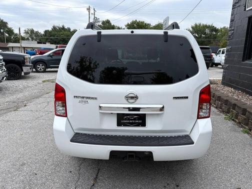 2011 Nissan Pathfinder Silver