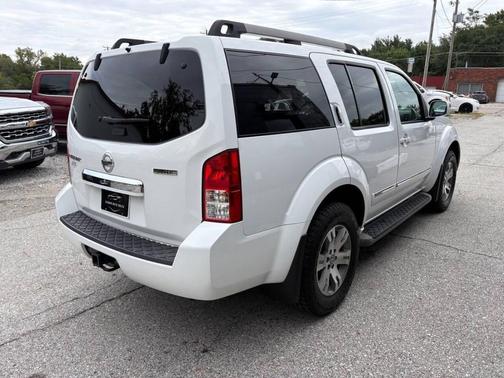 2011 Nissan Pathfinder Silver