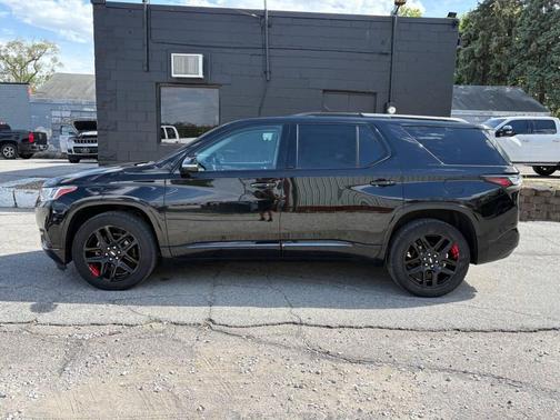 Mosaic Black Metallic 2018 Chevrolet Traverse Premier