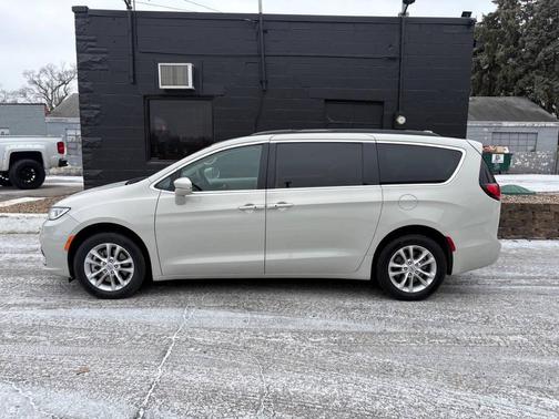 2021 Chrysler Pacifica Touring AWD