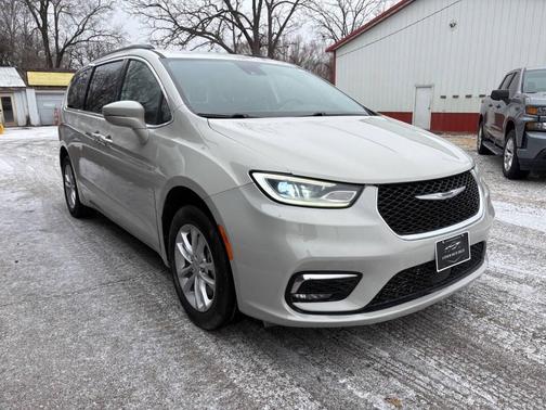 2021 Chrysler Pacifica Touring AWD