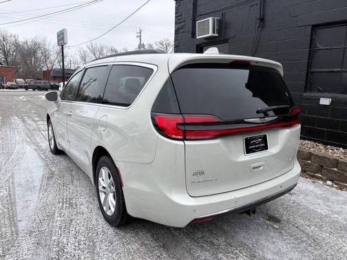 2021 Chrysler Pacifica Touring AWD