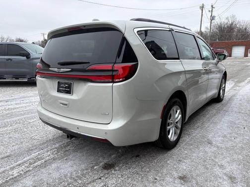 2021 Chrysler Pacifica Touring AWD