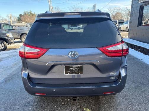 2017 Toyota Sienna XLE Premium