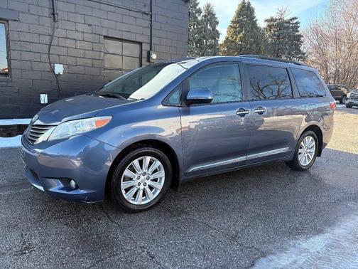 2017 Toyota Sienna XLE Premium