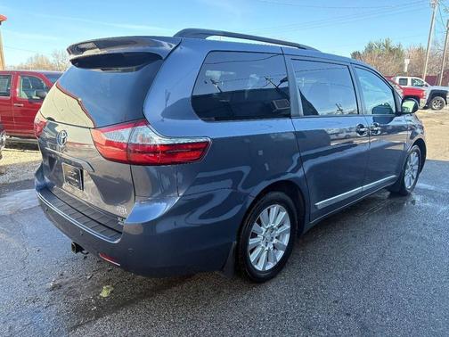 2017 Toyota Sienna XLE Premium