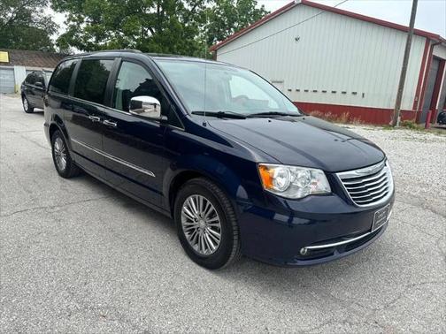 2014 Chrysler Town & Country Touring-L