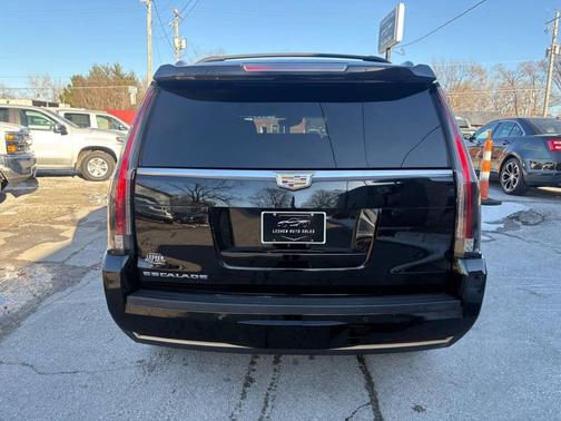 2015 Cadillac Escalade Luxury