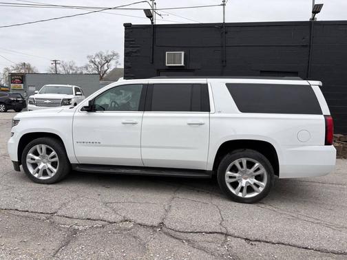 2017 Chevrolet Suburban LT