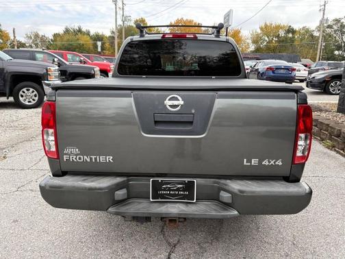 2006 Nissan Frontier LE Crew Cab