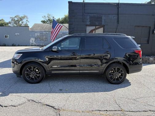 Agate Black 2019 Ford Explorer XLT