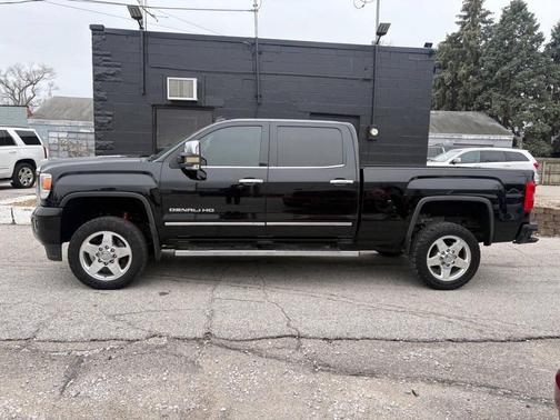Onyx Black 2015 GMC Sierra 2500 Denali