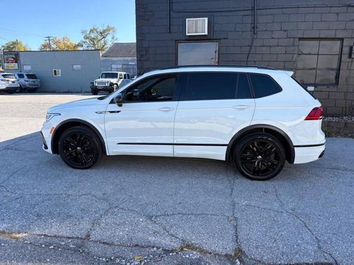 2022 Volkswagen Tiguan 2.0T SE R-Line Black 4MOTION