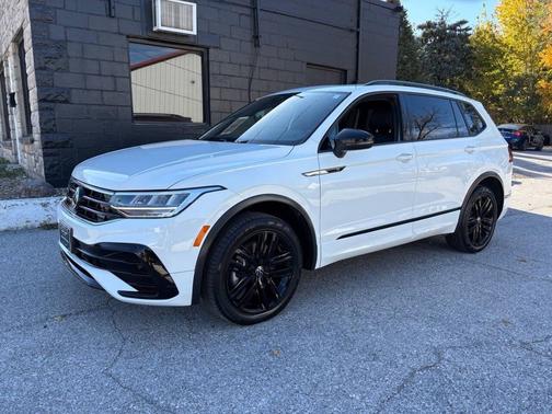 2022 Volkswagen Tiguan 2.0T SE R-Line Black 4MOTION
