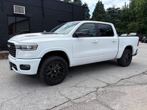 Bright White Clearcoat 2025 RAM 1500 Laramie
