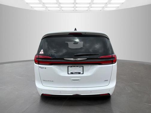 2025 Chrysler Pacifica L