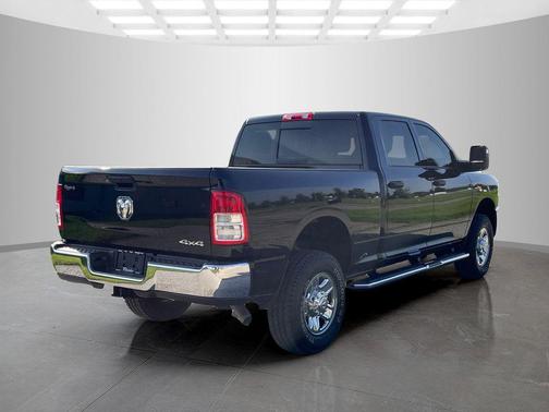 2024 RAM 2500 Tradesman Crew Cab 4x4 6'4' Box