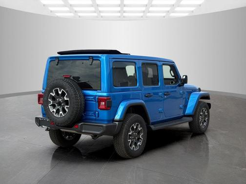 2025 Jeep Wrangler 4-Door Sahara 4x4