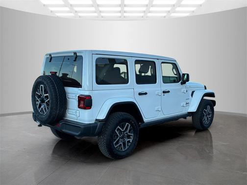2024 Jeep Wrangler 4-Door Sahara 4x4