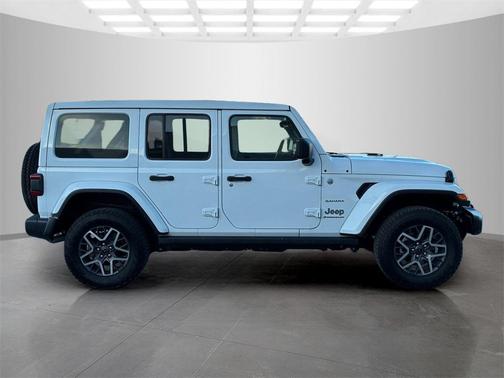 2024 Jeep Wrangler 4-Door Sahara 4x4