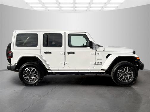 2024 Jeep Wrangler 4-Door Sahara 4x4