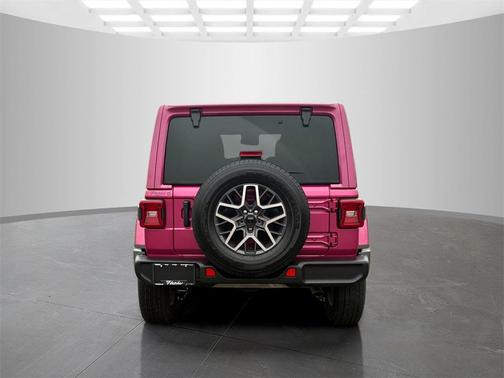 2024 Jeep Wrangler 4-Door Sahara 4x4