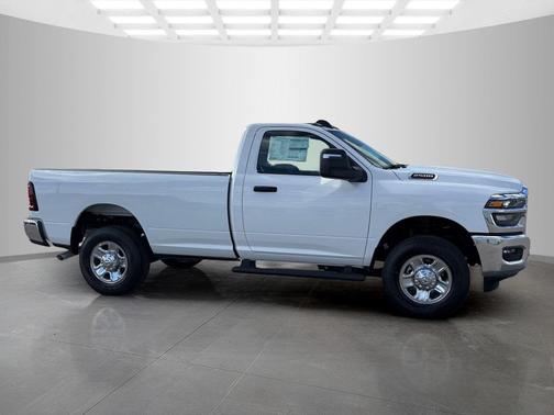 2025 RAM 2500 Tradesman Regular Cab 4x4 8' Box