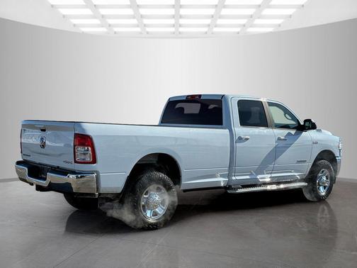 2021 RAM 2500 Big Horn Crew Cab 4x4 8' Box