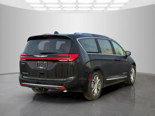 2026 Chrysler Pacifica L