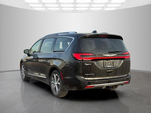 2026 Chrysler Pacifica L