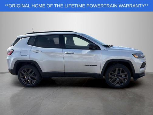 Silver Zynith Metallic Clearcoat 2026 Jeep Compass Latitude