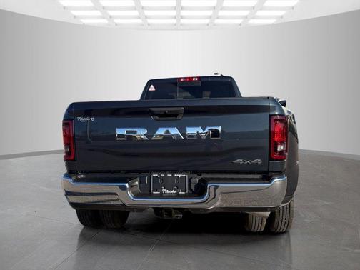 2026 RAM 3500 Tradesman Crew Cab 4x4 8' Box