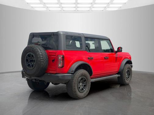 RACE RED 2023 Ford Bronco Wildtrak