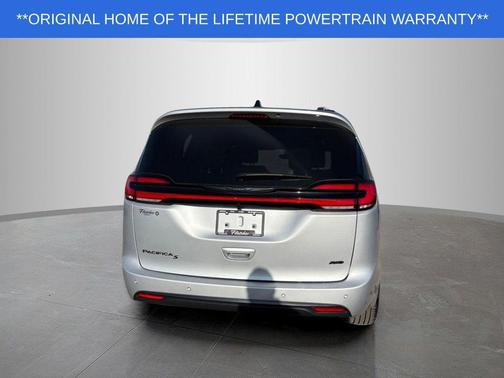 Silver Mist Clearcoat 2026 Chrysler Pacifica L