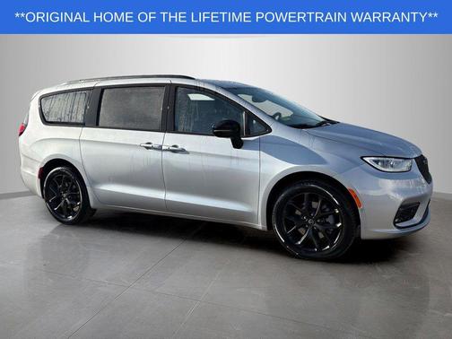 Silver Mist Clearcoat 2026 Chrysler Pacifica L