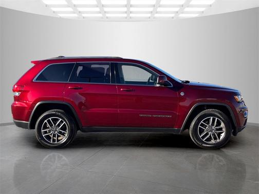 2020 Jeep Grand Cherokee Laredo