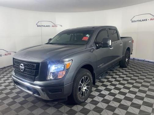 2021 Nissan Titan SV