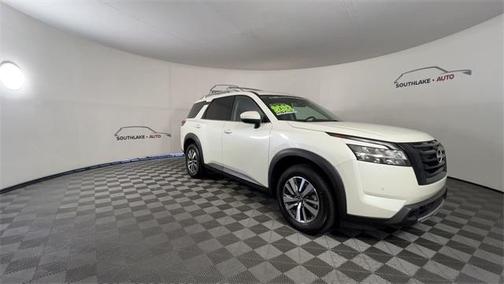 2023 Nissan Pathfinder SL