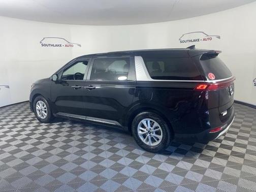 2023 Kia Carnival LX