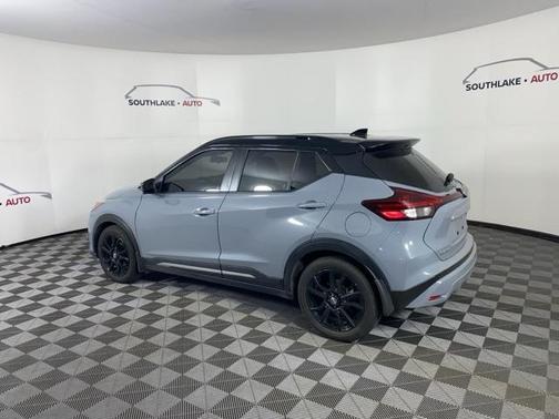 2021 Nissan Kicks SR
