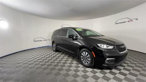 2024 Chrysler Pacifica Hybrid Select