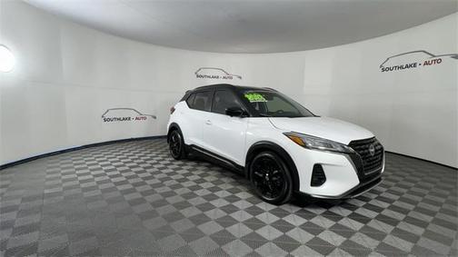 2023 Nissan Kicks SR