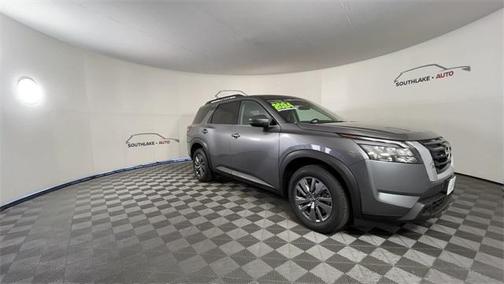 2024 Nissan Pathfinder SV